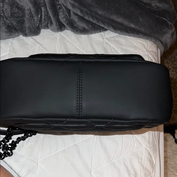 Tory Burch Black Quilted Shoulder Bag - Picture 5 of 8